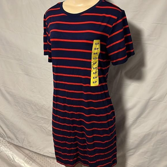 ⭐️3/$40⭐️ BCBG eneration striped dress - Picture 2 of 6